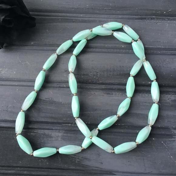 Vintage Light Green Necklace - Picture 1 of 9